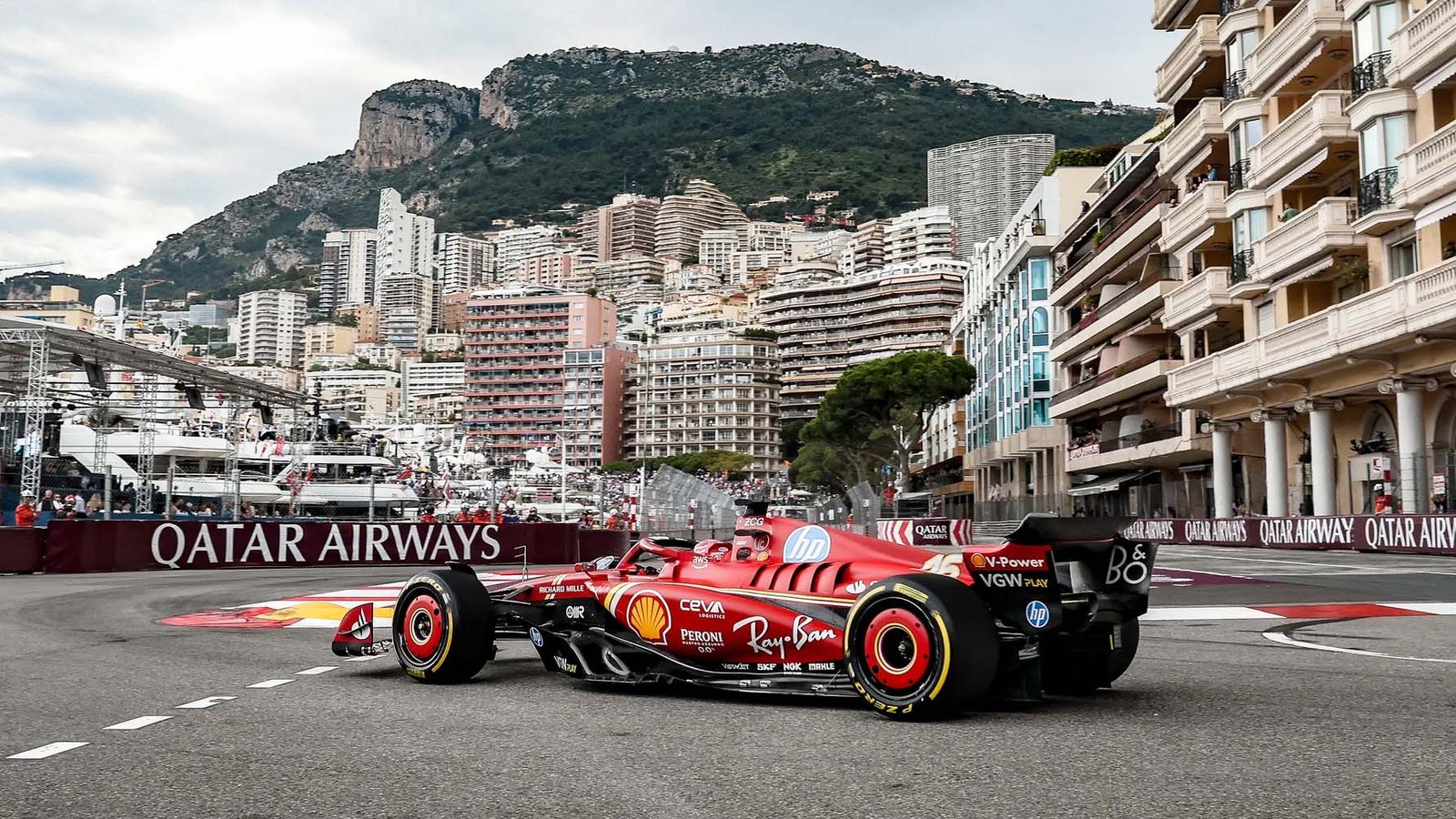Un Ferrari en las calles de Mónaco durante el Gran Premio