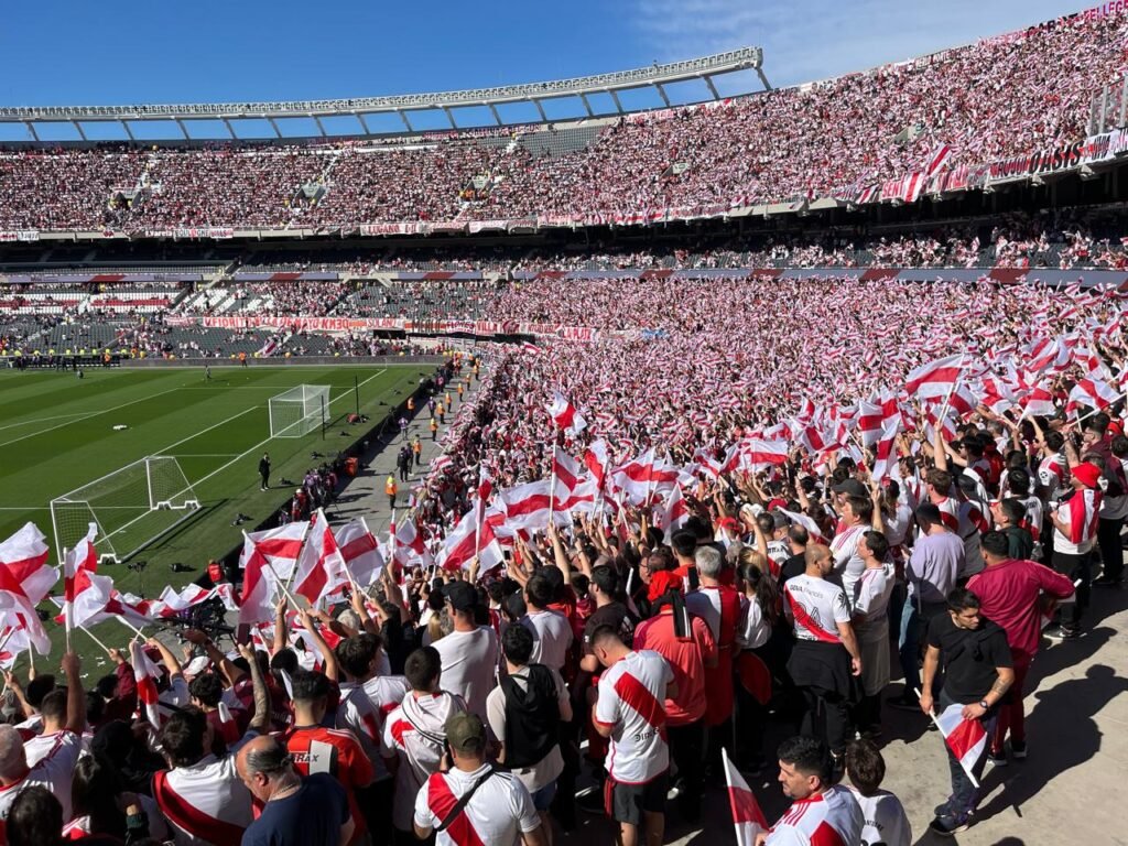 El estadio Monumental lleno