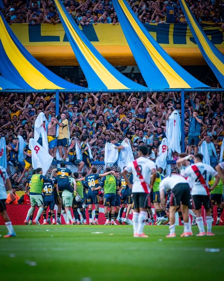 Hinchas de Boca en La Bombonera